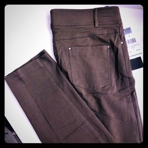 NWT Ladies brown skinny slacks size 8